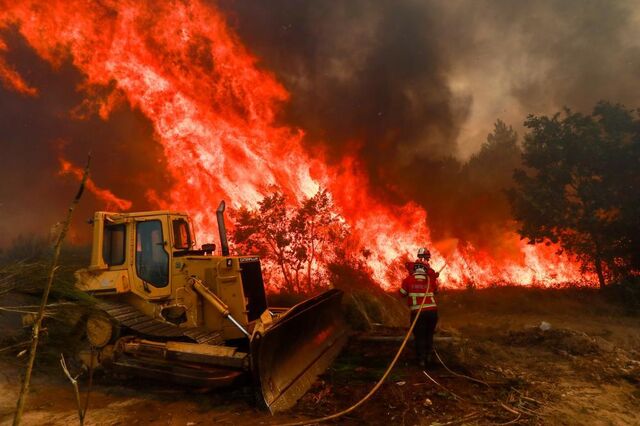 Incêndios: Mais de 2.500 operacionais combatiam 22 incêndios em curso pelas 23:00