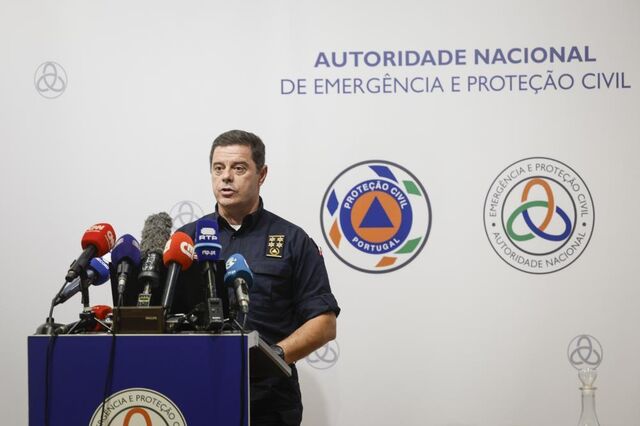 Proteção Civil admite 'problemas pontuais' no SIRESP, mas nega falhas na rede