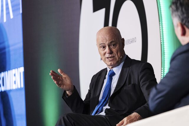 Líder da Autoridade Bancária Europeia 'frustrado' com falta de mega fusões