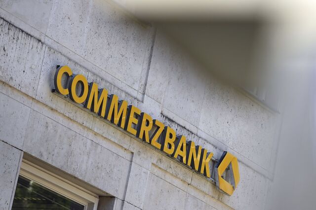 UniCredit volta a aumentar participação no Commerzbank. Já vai em 26%