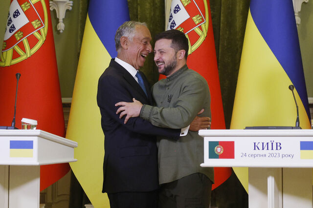 Marcelo condecorado por Volodymyr Zelensky