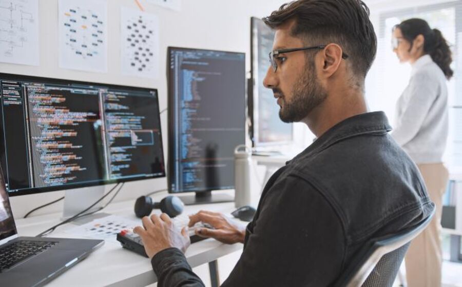 Estudo da Microsoft: Tradutores e programadores estão expostos à IA
