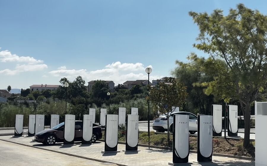 Supercharger da Tesla na Mealhada.