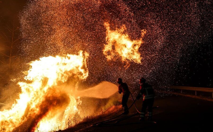 Fogo e cinzas: as imagens de um país fustigado pelos incêndios