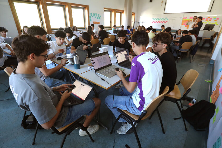 A Universidade Católica cedeu uma sala para os estudantes serem acompanhados no projeto. 