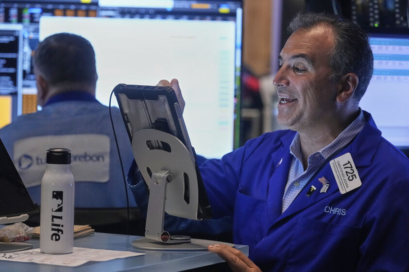 Bolsa de valores animada com possível corte de juros nos EUA em setembro
