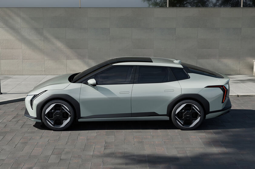Kia EV4 chega a Portugal em duas versões elétricas