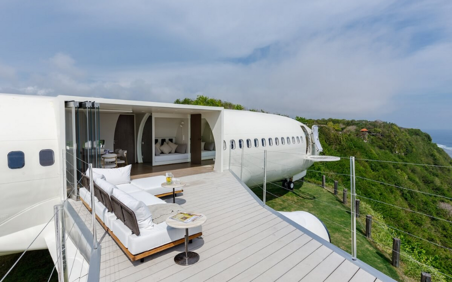 OLI equipa Boeing 737 transformado em villa de luxo em Bali
