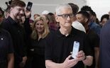 Tim Cook apresenta o iPhone 17