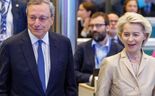 Ursula von der Leyen e Mario Draghi num evento.