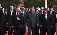 Xi, Putin e Kim mostram união em desfile militar na China