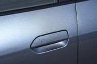 Detalhe da porta do BYD Seal 6 DM-i com tecnologia Super Híbrida Plug-in