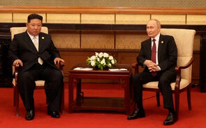 Kim Jong-un diz estar “pronto” para “ajudar” a Rússia  
