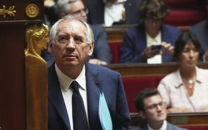 PM francês diz que “maior risco” para a França é continuar “sem mudar nada”