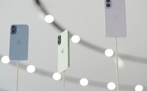 Procura por iPhone 17 leva Apple a máximos históricos