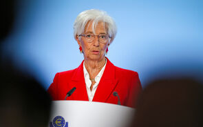 Christine Lagarde, presidente do BCE, enfrenta desafios na Zona Euro
