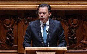 Montenegro anuncia redução de IRS nas rendas, isenção de mais-valias e maior dedução à coleta