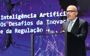 Miguel Pinto Luz defendeu que a regulação da inteligência artificial em Portugal deve assentar em regras de mercado saudáveis e previsíveis.