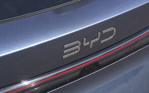 Logótipo BYD Seal 6 DM-i, novo modelo plug-in da marca chinesa