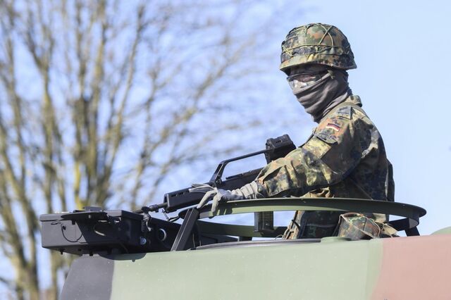 Países da UE vão gastar 381 mil milhões em armamento