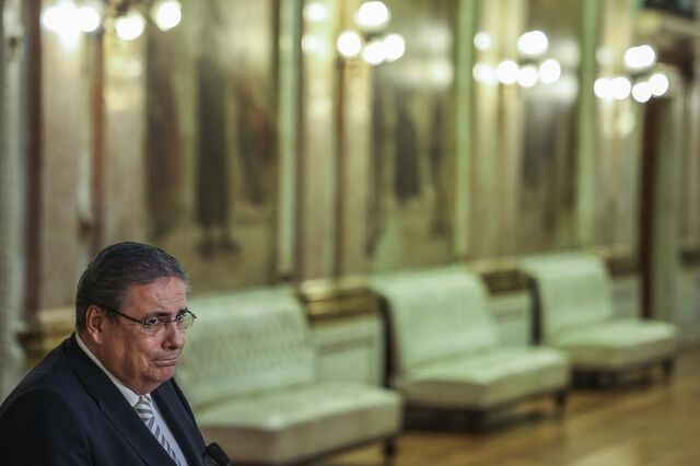 Governo espera que 'responsabilidade' do Chega, Livre e IL se estenda ao resto da oposição