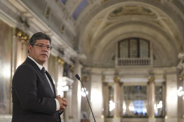 PS diz que crescimento está 'claramente aquém' das promessas eleitorais da AD