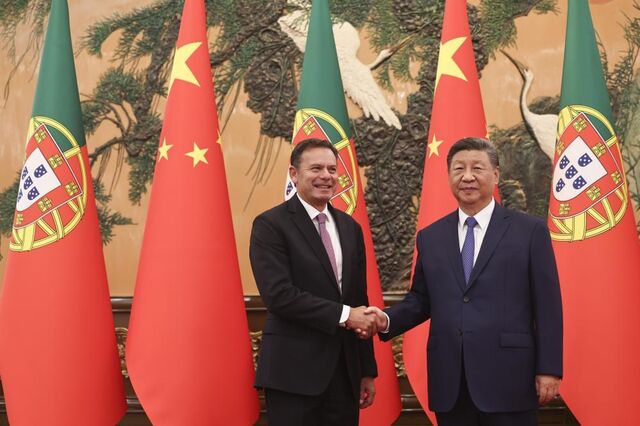 Xi Jinping diz que 'Portugal é um bom amigo da China'. Montenegro agradece apoio na crise financeira
