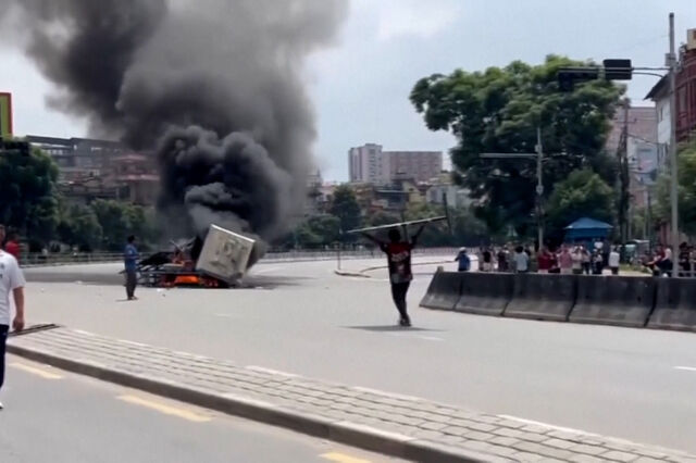 Primeiro-ministro nepalês demite-se após protestos contra bloqueio de redes sociais