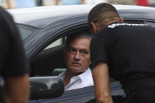 Mourinho será apresentado como treinador do Benfica às 15:00 