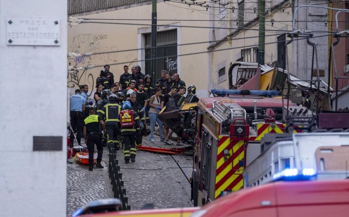 Descarrilamento do Elevador da Glória, em Lisboa, causa vítimas e mobiliza bombeiros e polícia