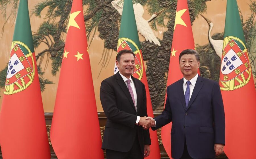 Xi Jinping diz que 'Portugal é um bom amigo da China'. Montenegro agradece apoio na crise financeira