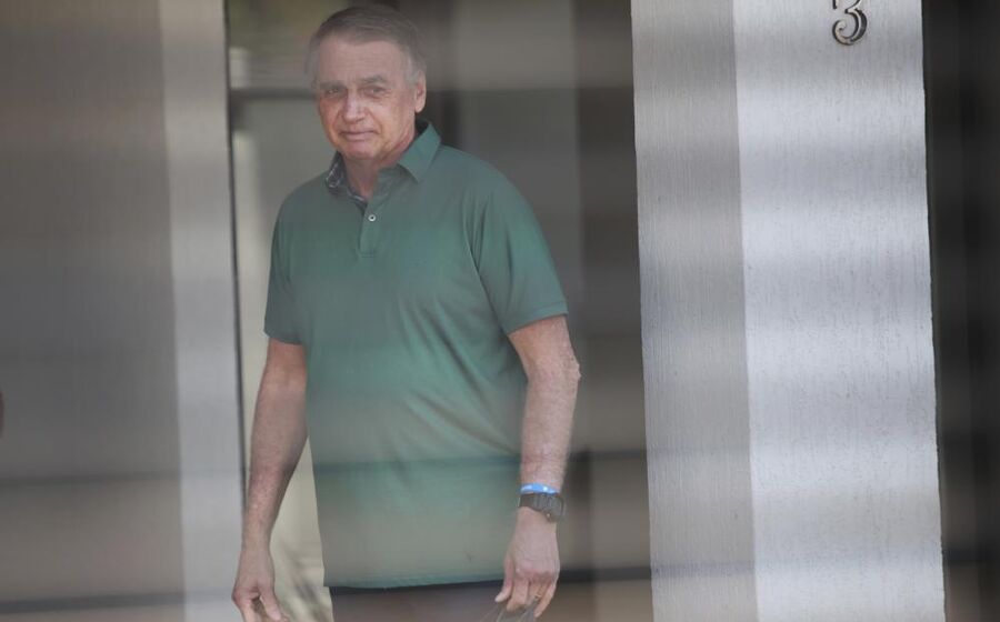 Bolsonaro encontra-se em prisão domiciliária