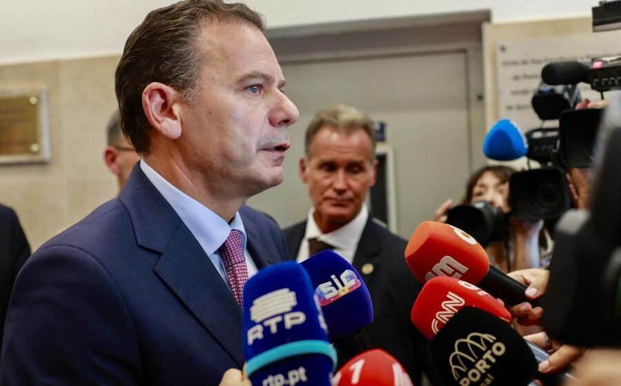 Luís Montenegro defende João Moura face a suspeitas de corrupção
