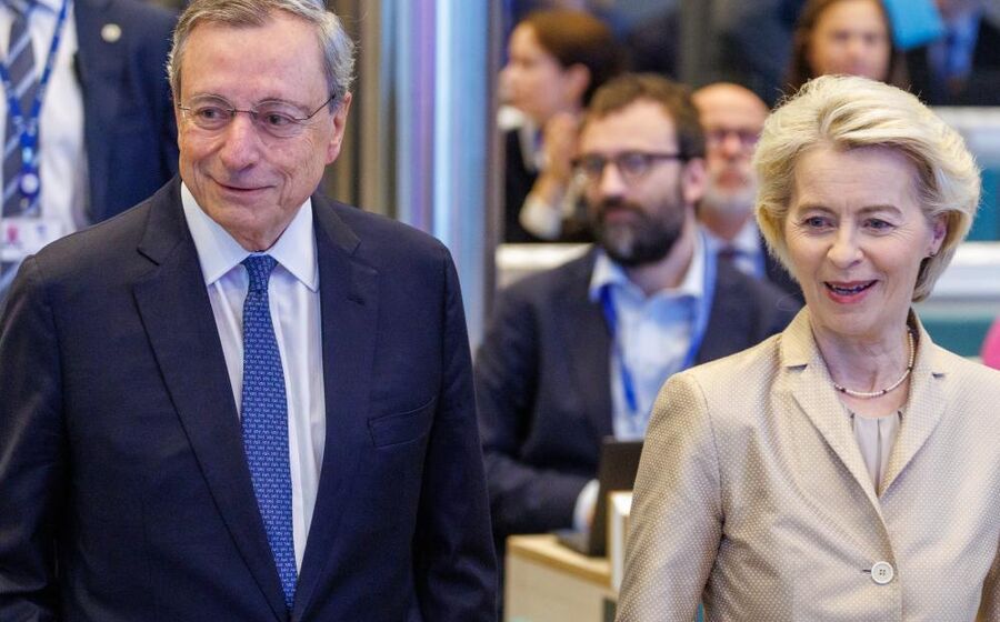 Ursula von der Leyen e Mario Draghi num evento.