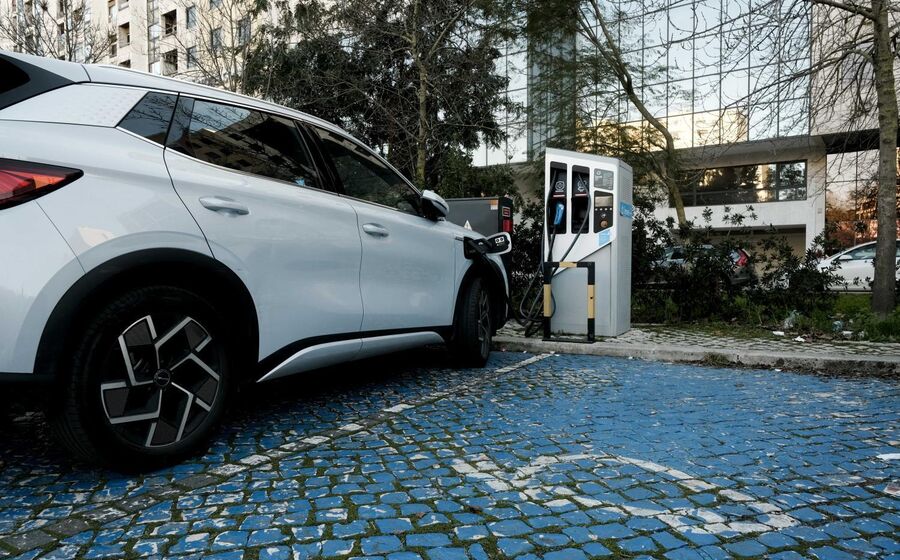 Petição pede que só circulem carros elétricos no centro de Lisboa