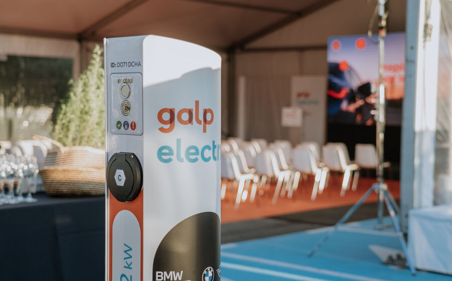 O maior parque de carregamento ibérico foi inaugurado em Espanha pela Galp e BMW.