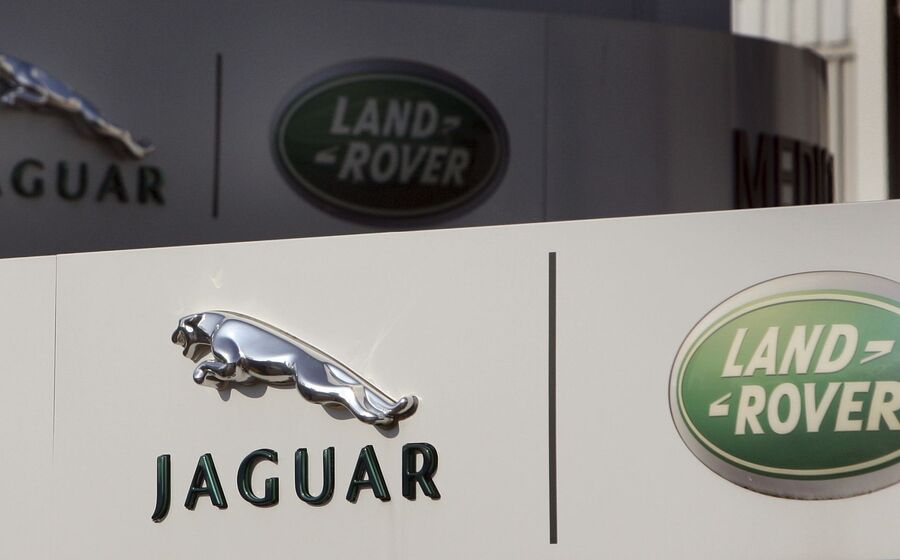 Fábricas da Jaguar Land Rover com produção em suspenso até ao início de outubro