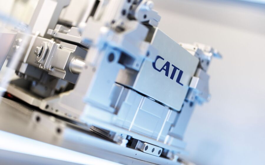 Gigante chinesa CATL envia 2.000 trabalhadores para fábrica de baterias em Espanha
