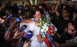 Mariana Mortágua descreve dificuldades na prisão em Israel e é recebida no aeroporto de Lisboa