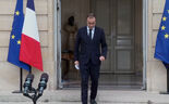 Caos político em França: o que se segue após demissão do primeiro-ministro? 