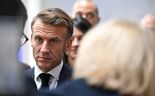 Antigos aliados pressionam Macron a demitir-se. 'Mais 18 meses disto é demasiado'