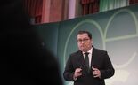 O ministro Miranda Sarmento na conferência de apresentação do OE2026