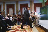O ministro Miranda Sarmento na conferência de apresentação do OE2026