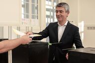 Luís Montenegro vota e apela à participação nas eleições legislativas