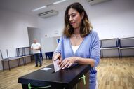 Mariana Leitão, da IL, vota nas eleições autárquicas