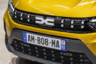 Novo Dacia Duster com matrícula francesa AM-808-MA