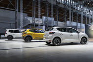 Exposição de modelos Dacia Sandero Stepway e Jogger