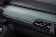 Detalhe do painel interior e saída de ar de veículo