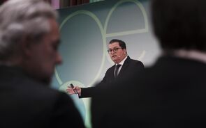 Sarmento reduz almofada financeira para mínimos de 2010