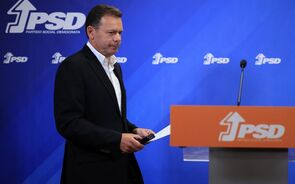 Luís Montenegro desafia críticos internos a apresentarem-se a eleições no PSD   
